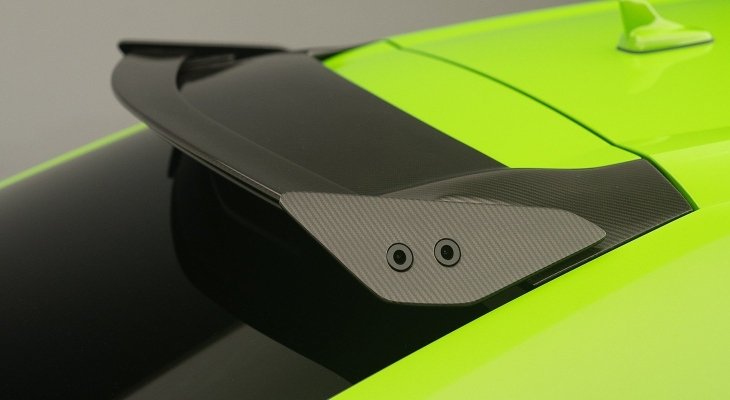 URUS - ROOF SPOILER RACE