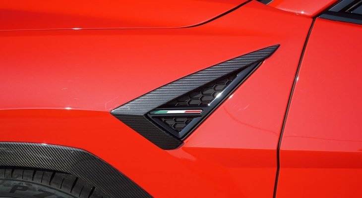 URUS - FENDER-ATTACHMENT