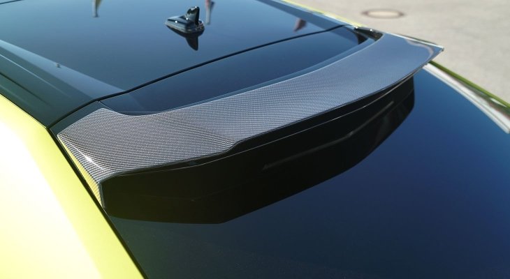 URUS - ROOF SPOILER