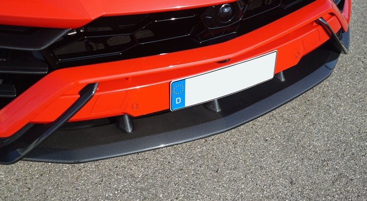 URUS - CENTER PART FRONT BUMPER (ORIGINAL LOOK)