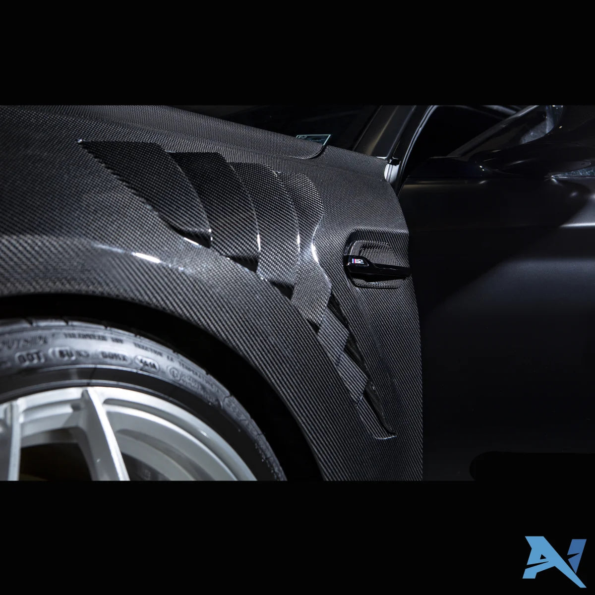 ALPHA-N carbon skærmsæt med luftventil, der passer til M2 F87